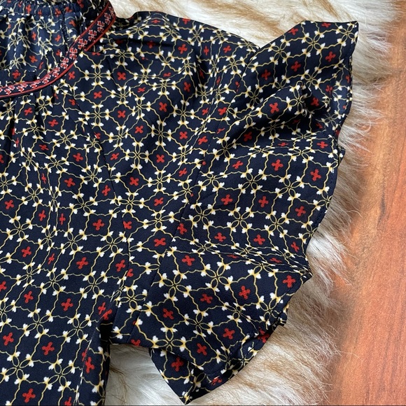 Max Studio geo print flutter sleeve blouse - Picture 7 of 7